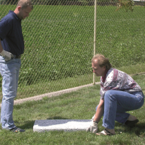 Položení základové desky na vyrovnanou plochu